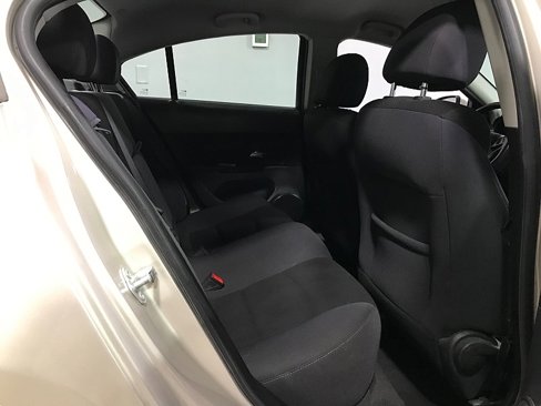 Used 2014 Chevrolet Cruze LT image 16