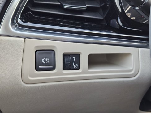 New 2025 Cadillac XT6 Premium Luxury image 25