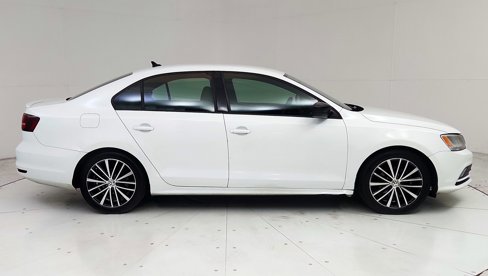 Used 2016 Volkswagen Jetta Sport image 8
