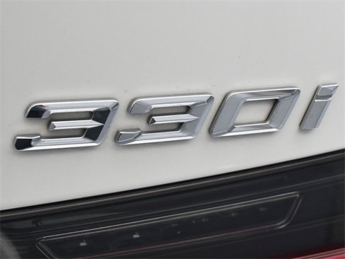 Used 2021 BMW 330i Sedan w/ Premium Package image 16