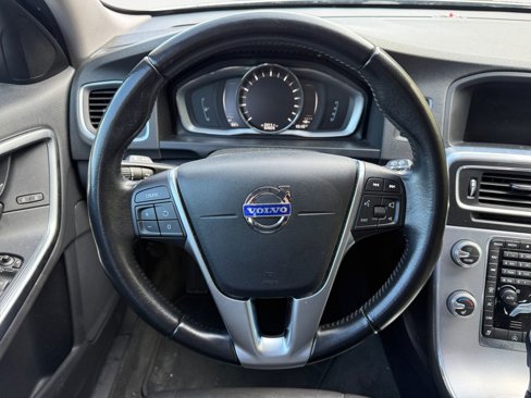 Used 2017 Volvo V60 T5 Cross Country w/ Convenience Package image 13