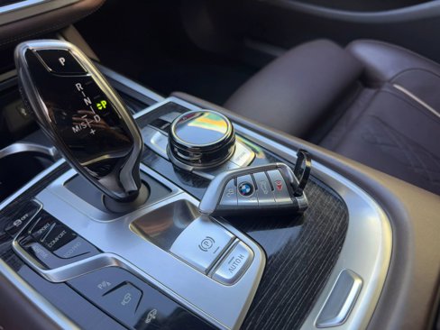 Used 2018 BMW 750Li xDrive image 26