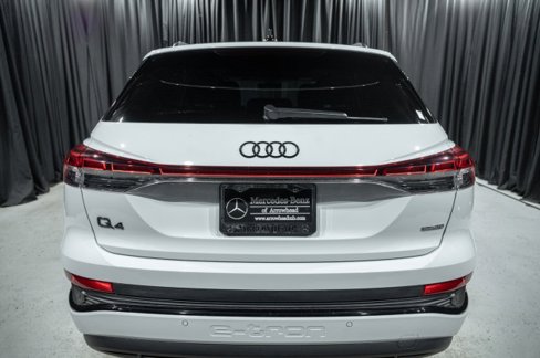 Used 2024 Audi Q4 e-tron Premium Plus w/ Premium Plus image 6