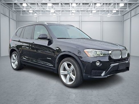 Used 2017 BMW X3 xDrive28i image 3