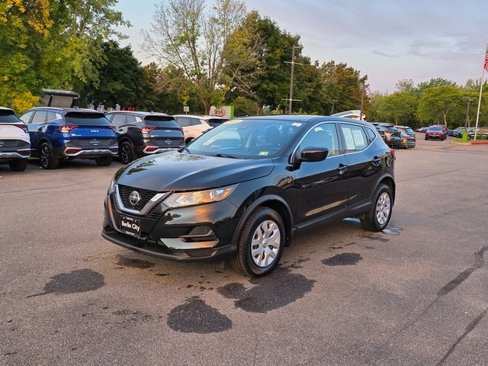 Used 2020 Nissan Rogue Sport S image 4