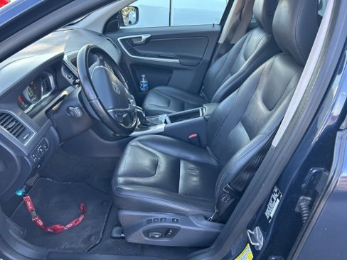 Used 2015 Volvo XC60 3.2 Premier Plus w/ Protection Package image 8