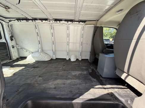 Used 2014 Chevrolet Express 3500 image 20