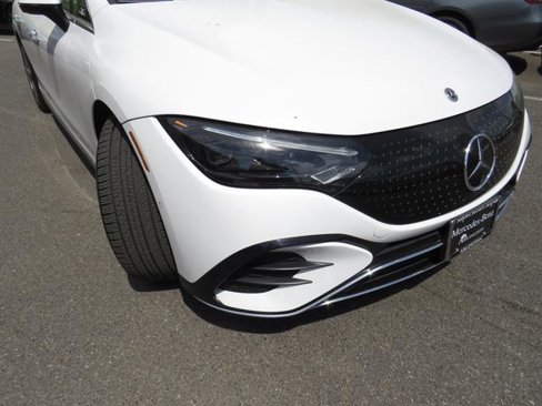 Certified 2023 Mercedes-Benz EQE 350+ 4MATIC Sedan w/ Exclusive Trim Package image 25