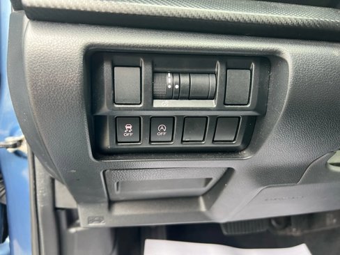 Used 2021 Subaru Crosstrek 2.0i Premium image 13
