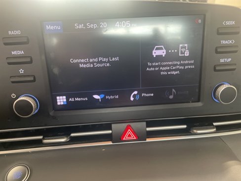 Used 2023 Hyundai Elantra Blue image 16
