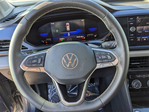 Certified 2023 Volkswagen Taos SE w/ Panoramic Sunroof Package image 28