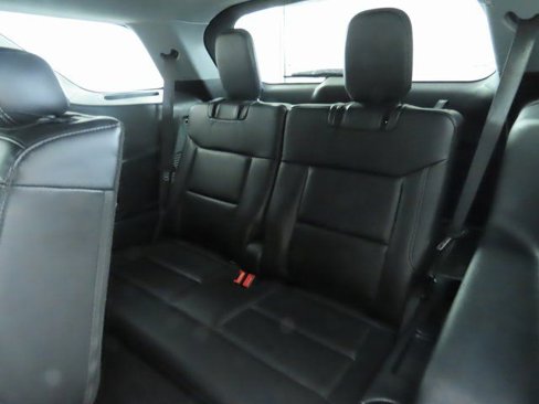 Used 2023 Ford Explorer XLT w/ Equipment Group 202A image 23
