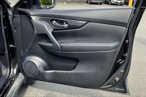 Used 2017 Nissan Rogue SL image 26