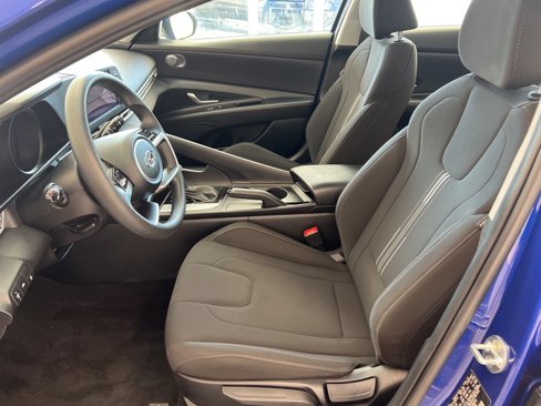 Used 2023 Hyundai Elantra SEL w/ Preferred Accessory Package image 36