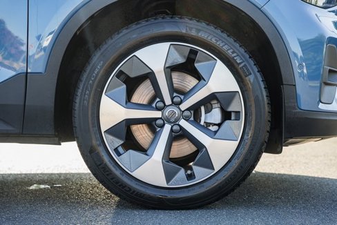 Certified 2023 Volvo XC40 B5 Plus w/ Driver Assist Package image 15
