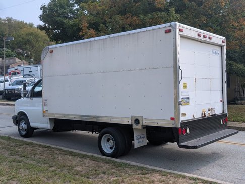 Used 2004 Chevrolet Express 3500 image 9