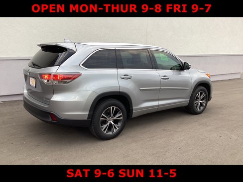 Used 2016 Toyota Highlander XLE image 3