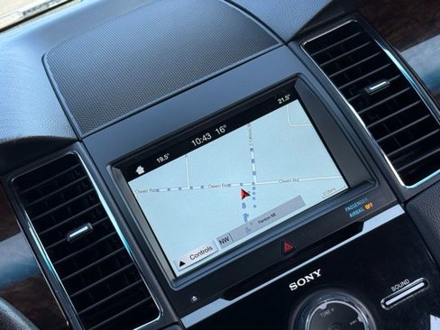 Used 2017 Ford Taurus Limited image 4
