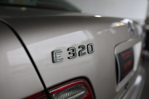 Used 2000 Mercedes-Benz E 320 Sedan image 13