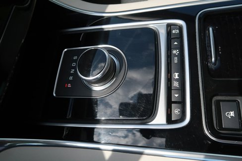 Used 2017 Jaguar XF Prestige image 31