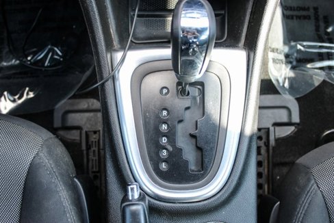 Used 2013 Dodge Avenger SE image 18