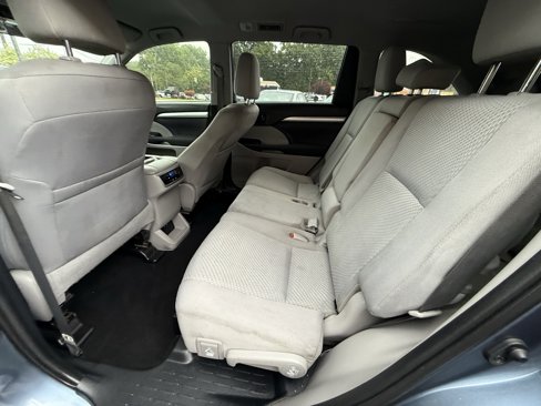 Used 2019 Toyota Highlander LE image 14