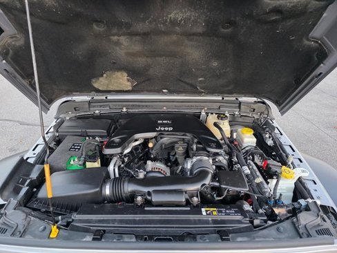 Used 2018 Jeep Wrangler Unlimited Sport image 13