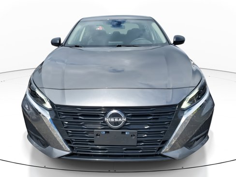 Used 2024 Nissan Altima 2.5 SV image 2