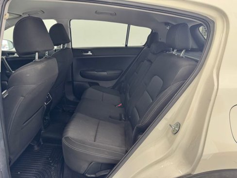 Used 2020 Kia Sportage LX image 18