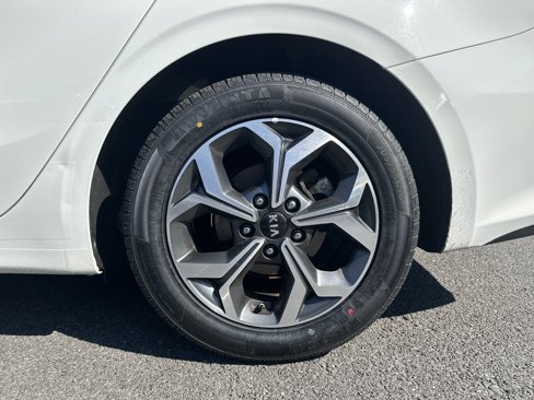 Used 2021 Kia Forte LXS image 30