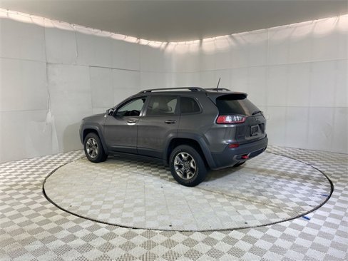 Used 2019 Jeep Cherokee Trailhawk w/ Cold Weather Group image 19