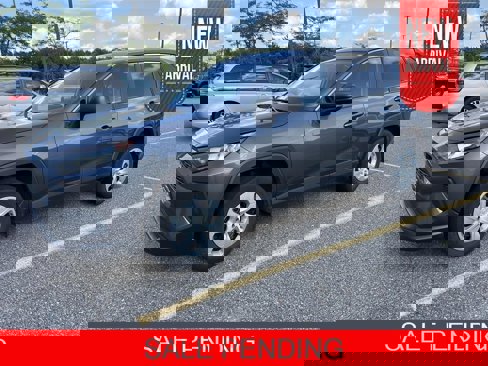 Certified 2022 Toyota RAV4 LE image 1