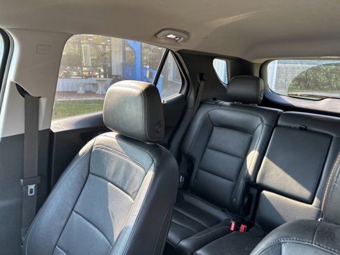 Used 2020 Chevrolet Equinox LT w/ Midnight Edition image 16