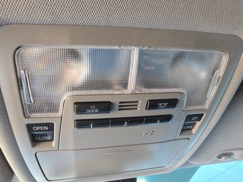 Used 2018 Toyota Highlander XLE image 30