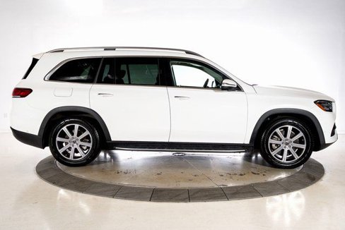 Used 2022 Mercedes-Benz GLS 450 4MATIC image 7