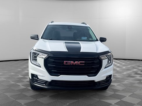 Used 2022 GMC Terrain SLT w/ Infotainment Package II image 2