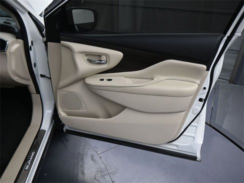 Used 2019 Nissan Murano Platinum w/ Cargo Package image 11
