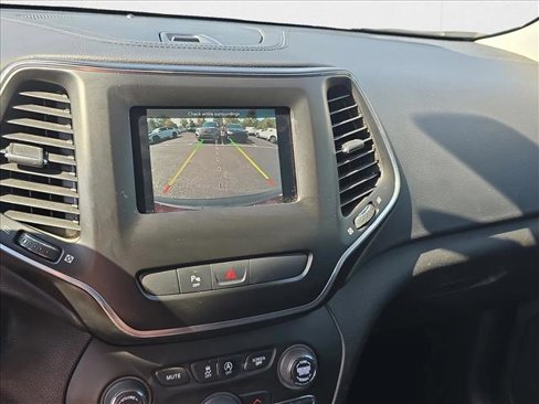 Used 2020 Jeep Cherokee Latitude image 13