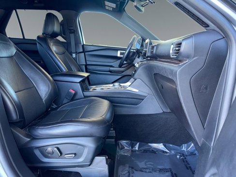 Used 2020 Ford Explorer Limited w/ Class III Trailer Tow Package image 21