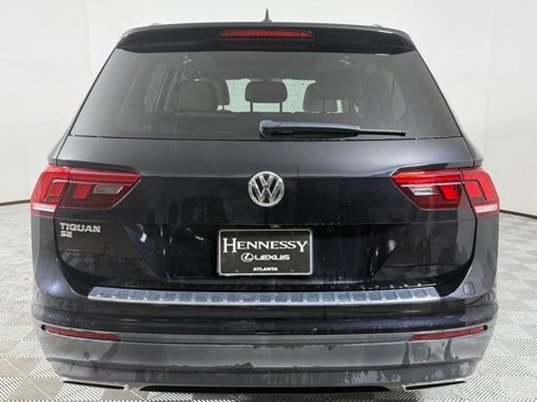 Used 2019 Volkswagen Tiguan SE w/ Panoramic Sunroof Package image 7