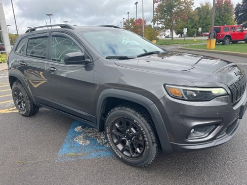 Used 2022 Jeep Cherokee Latitude image 3