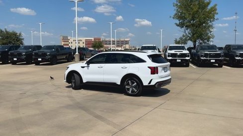 Used 2023 Kia Sorento S image 7