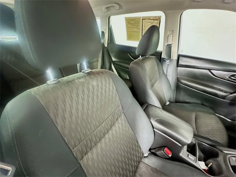 Used 2019 Nissan Rogue SV image 25