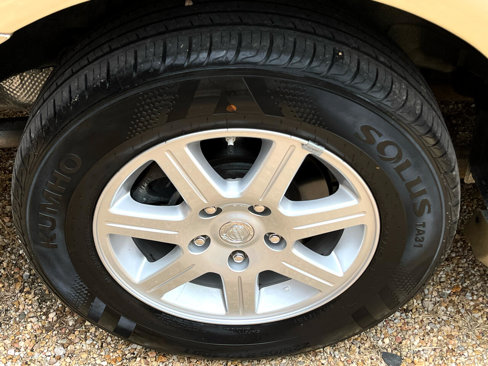 Used 2010 Chrysler Town & Country Touring image 16