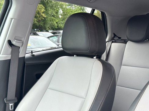 Used 2022 Chevrolet Trax LT w/ Premium Seat Package image 26