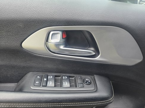 Used 2019 Chrysler Pacifica Touring-L Plus w/ Advanced Safetytec Group image 13