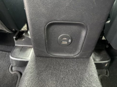Used 2020 Ford Escape SE image 40