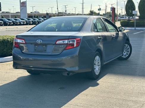 Used 2014 Toyota Camry L image 5