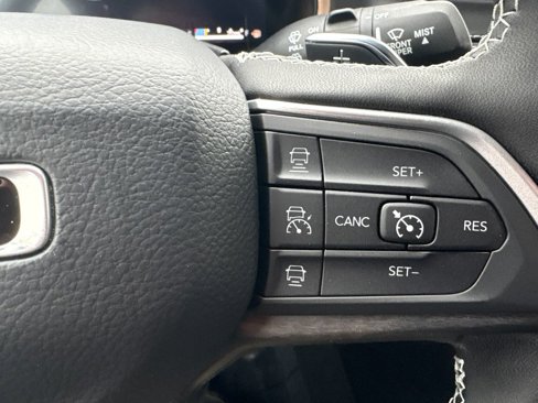 New 2025 Jeep Grand Cherokee L Limited image 39