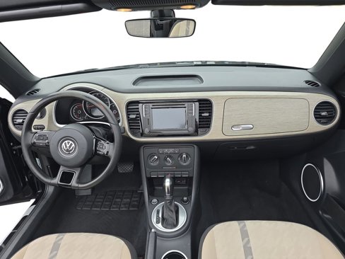 Used 2018 Volkswagen Beetle 2.0T Coast w/ Coast Lighting Package image 11